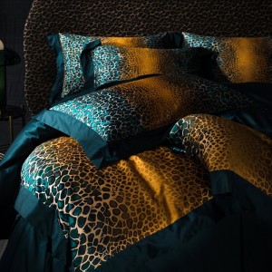 Hot selling sateen cotton 4-pieces textile ODM coverlets printing bedsheets simple style bed linen long staple cotton bedding set wholesaler