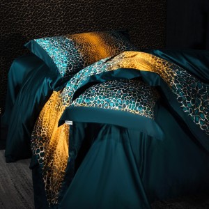 Hot selling sateen cotton 4-pieces textile ODM coverlets printing bedsheets simple style bed linen long staple cotton bedding set wholesaler