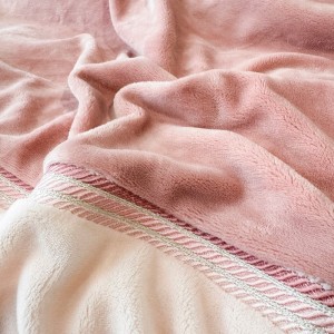 winter warm pink 4pcs home hotel textiles solid color duvet cover embroiled bedding set