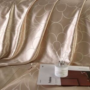 Gold Mulberry Silk Yarn-Dyed Jacquard Home Textile Top Luxury Bed Linen Fitted Sheets Premium Duvet Comforter Quilt Cover High-End Bedding Set Wholesaler