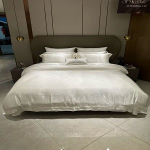 White Home Textile Mulberry Silk Quilt Duvet Cover Yarn-Dyed Jacquard Bed Linen Fitted Sheets Pillowcases Pillow Shams Mulberry Silk Bedding Set Supplier Silver Grey Home Textile Silky Quilt Duvet Cover Yarn-Dyed Jacquard Bed Linen Fitted Sheets Pillowcases Pillow Shams Pure Silk Bedding Set Supplier
