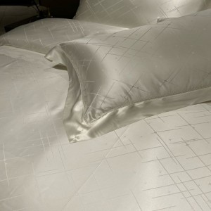 White Home Textile Mulberry Silk Quilt Duvet Cover Yarn-Dyed Jacquard Bed Linen Fitted Sheets Pillowcases Pillow Shams Mulberry Silk Bedding Set Supplier Silver Grey Home Textile Silky Quilt Duvet Cover Yarn-Dyed Jacquard Bed Linen Fitted Sheets Pillowcases Pillow Shams Pure Silk Bedding Set Supplier