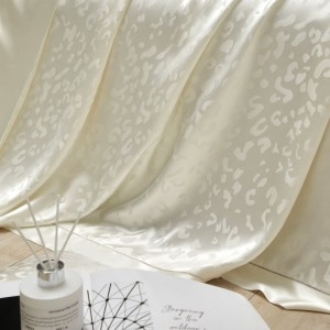 High-Quality White Mulberry Silk Home Textile Luxury Yarn-Dyed Jacquard Duvet Comforter Quilt Cover Premium Bed Linen Fitted Sheets Bedding Set Supplier