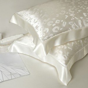 High-Quality White Mulberry Silk Home Textile Luxury Yarn-Dyed Jacquard Duvet Comforter Quilt Cover Premium Bed Linen Fitted Sheets Bedding Set Supplier