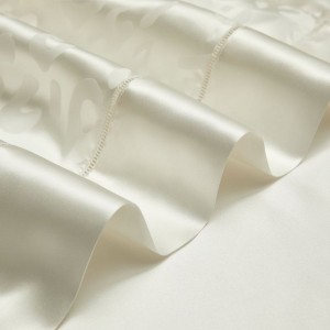 High-Quality White Mulberry Silk Home Textile Luxury Yarn-Dyed Jacquard Duvet Comforter Quilt Cover Premium Bed Linen Fitted Sheets Bedding Set Supplier