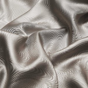 China Supplier High Luxury Four Pieces Bedding Comforter Duvet Quilt Cover 100% Mulberry Silk Satin Jacquard Fabric Breathable Silkworm Bed Sheet Bedding Set