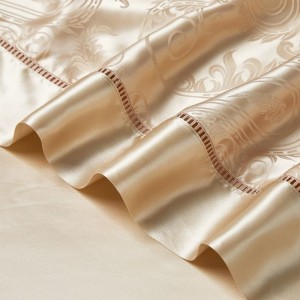 Super Luxury 100% Mulberry Silk Four-Piece White Embroidery Quilt Comforter Duvet Cover Bed Linen King Bed Sheets Mattress Cover Gold Bedding Set for Home
