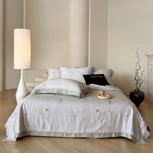Premium Cooling Lyocell Summer Quilt Queen King Air-condition Quilt 4PCS Pillowcases Bed Sheet Green Embroidery Bedding Set