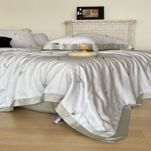 Premium Cooling Lyocell Summer Quilt Queen King Air-condition Quilt 4PCS Pillowcases Bed Sheet Green Embroidery Bedding Set
