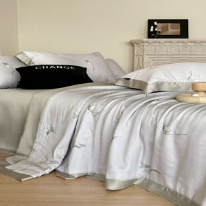 Premium Cooling Lyocell Summer Quilt Queen King Air-condition Quilt 4PCS Pillowcases Bed Sheet Green Embroidery Bedding Set