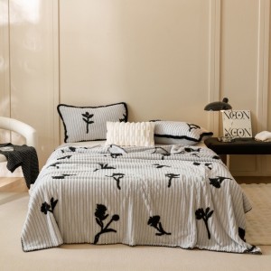Warm milk fleece 1-pieces home textile soft printing coverlets warm bedding blanket supplier