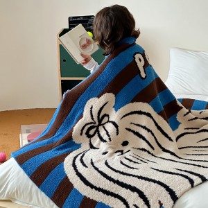 High Gram Weight Printing Bedding Blue Home Textiles Sofa Blanket Supplier