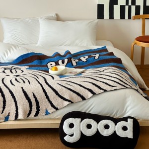 High Gram Weight Printing Bedding Blue Home Textiles Sofa Blanket Supplier