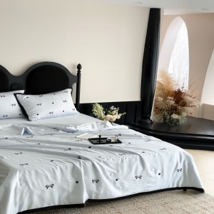 High class blue duvet cover bed sheets embroidery 300TC lyocell bedding set