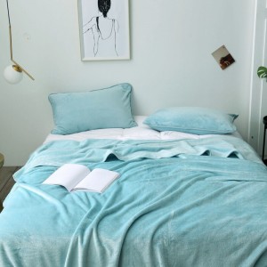 High-quality blue solid color milk fleece coverlets queen size blanket wholesaler