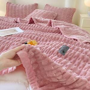 Warm milk fleece bedding customizable double size pink home textile solid color blanket supplier