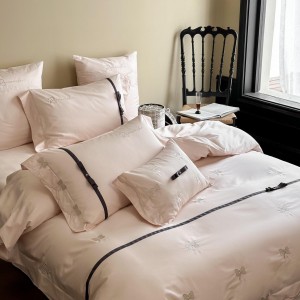 Hot selling pink quilt cover embroidered fitted sheets flat sheet 100% cotton home textile 4-pieces bedding set supplier