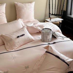 Hot selling pink quilt cover embroidered fitted sheets flat sheet 100% cotton home textile 4-pieces bedding set supplier