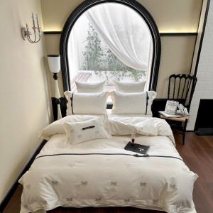 Hot selling pink quilt cover embroidered fitted sheets flat sheet 100% cotton home textile 4-pieces bedding set supplier
