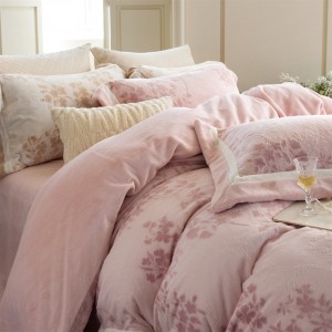 Winter pink comforter sets premium carving craft bedsheets 2 soft pillow shams bedding set manufacture