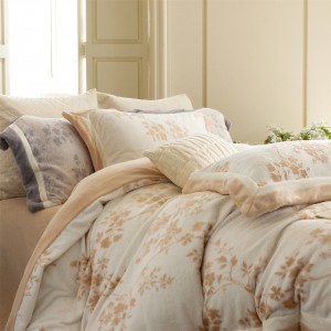 Winter pink comforter sets premium carving craft bedsheets 2 soft pillow shams bedding set manufacture