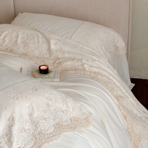 Hot selling winter white baby fleece bed linen lace 1.8m coverlets with 2 soft pillow shams fluffy duvet cover queen size bedding set supplier