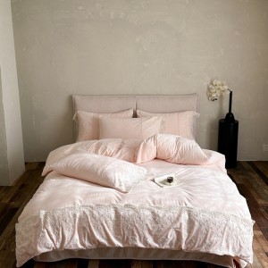 Hot selling winter white baby fleece bed linen lace 1.8m coverlets with 2 soft pillow shams fluffy duvet cover queen size bedding set supplier