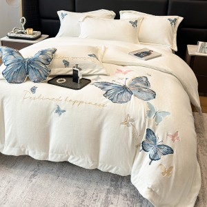 Hot selling winter milk fleece bed linen 1.8m coverlets with white pillow shams fluffy duvet cover queen size bedding set supplier