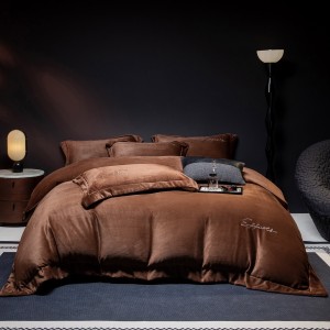 Hot selling winter purple milk fleece bed linen 1.8m coverlets with 2 solid color pillow shams fluffy duvet cover queen size bedding set supplier