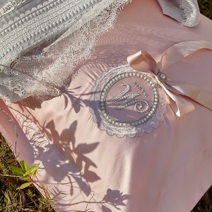Ultra-soft Lyocell Cotton White Lace Embroidery Duvet Cover Pink Bed Sheets Four-piece Luxury Bedding Set