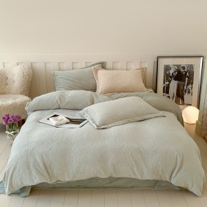 Exquisite pillowcase soft 200*230cm velvet quilt cover queen size hotel home textile bedding set manufacturer