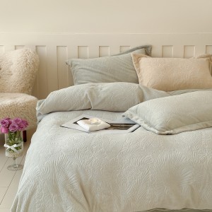 Exquisite pillowcase soft 200*230cm velvet quilt cover queen size hotel home textile bedding set manufacturer