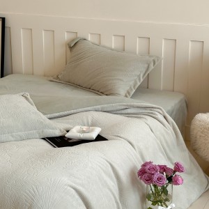 Exquisite pillowcase soft 200*230cm velvet quilt cover queen size hotel home textile bedding set manufacturer
