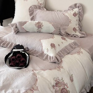Carved floral embroidery milk velvet purple duvet cover bed sheets four-piece bedding set