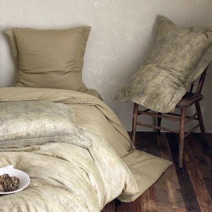 Hot selling sateen cotton 4-pieces home textile ODM coverlets green printing bedsheets simple style bed linen bedding set wholesaler