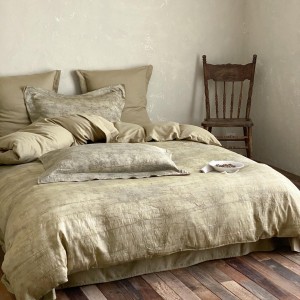 Hot selling sateen cotton 4-pieces home textile ODM coverlets green printing bedsheets simple style bed linen bedding set wholesaler