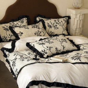 Floral yarn-dyed jacquard duvet cover black white cotton bedding set