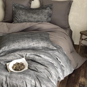 Hot selling sateen cotton 4-pieces home textile ODM coverlets green printing bedsheets simple style bed linen bedding set wholesaler