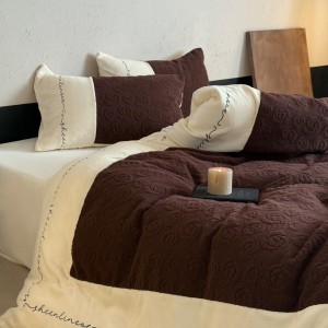 Brown Milk Velvet Quilt Cover Rose Jacquard 4PCS Bedding Set