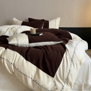 Brown Milk Velvet Quilt Cover Rose Jacquard 4PCS Bedding Set