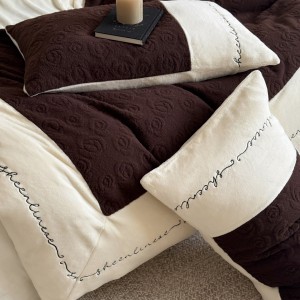 Brown Milk Velvet Quilt Cover Rose Jacquard 4PCS Bedding Set