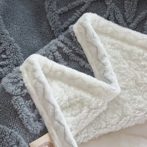 Solid Color Fleece Folded Detachable Throw Pillow Soft Comfy Home Textiles Blanket