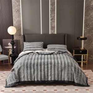 High gram weight velvet fluffy pillowcases 2/2.3m adult coverlets grey solid color pillow shams high-quality 4-piece bedding set manufacture