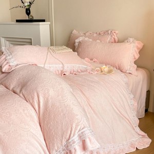 High quality pink milk velvet carved flannel four-piece lace edge duvet cover bedding set for home