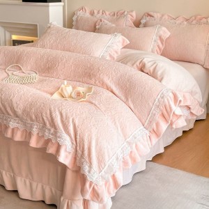 High quality pink milk velvet carved flannel four-piece lace edge duvet cover bedding set for home