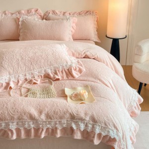 High quality pink milk velvet carved flannel four-piece lace edge duvet cover bedding set for home