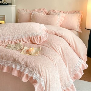 High quality pink milk velvet carved flannel four-piece lace edge duvet cover bedding set for home