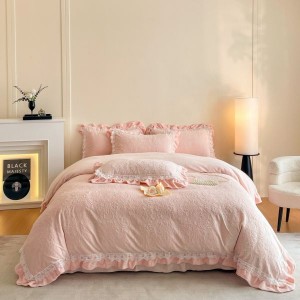 High quality pink milk velvet carved flannel four-piece lace edge duvet cover bedding set for home