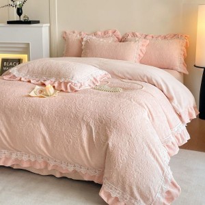 High quality pink milk velvet carved flannel four-piece lace edge duvet cover bedding set for home