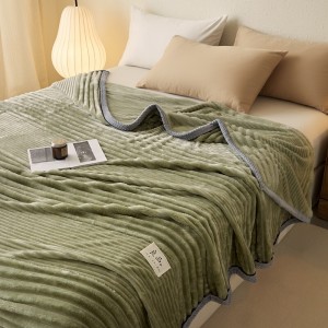Winter warm velvet comforter polyester coverlets king size solid color fleece blanket